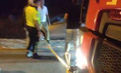 Kontrolden çıkan otomobil kanala düşmekten son anda kurtarıldı