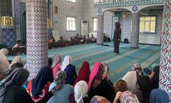 Kur'an kursu öğrencilerine ağız ve diş sağlığı eğitimi verildi