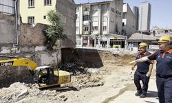Malatya'da inşaat kazısı sırasında toprak kayması: 2 katlı ev tahliye edildi