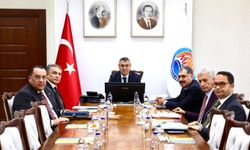 Mersin'de kamu kurumlarının yürüttüğü hizmetler masaya yatırıldı