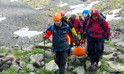 Rize'de yaralanan dağcı sağ olarak kurtarıldı