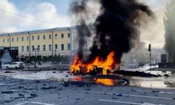 Rusya'nın Ukrayna saldırılarında 10 kişi öldü, Kiev 'Kartal' hava üssünü vurdu