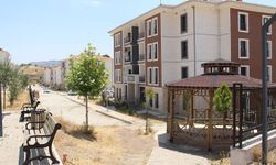 TOKİ sakinleri çözüm bekliyor: Kanalizasyon taşıyor, çöp dumanı nefes aldırmıyor