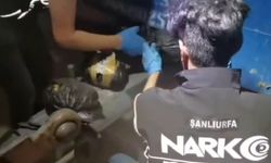 Traktör kasasına gizlenmiş 25 kilogram skunk ele geçirildi
