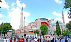 Turizm geliri ikinci çeyrekte yüzde 2,6 geriledi