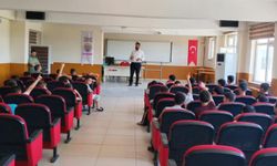 Yaz Kur'an kurslarında öğrencilere rehberlik seminerleri