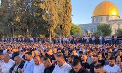 70 bin Müslüman Mescid-i Aksa'da cuma namazı kıldı
