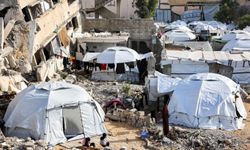 Abluka altındaki Gazze'de halk kavurucu sıcaklarda hayatta kalma mücadelesi veriyor