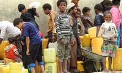 Aden'de su krizi derinleşiyor: Halk tanker kuyruğunda, tuzlu kuyularda çözüm arıyor