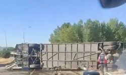 Afyonkarahisar'da yolcu otobüsü devrildi: 22 yaralı