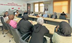 Batman'da ailelere teknoloji bağımlılığı eğitimi verildi