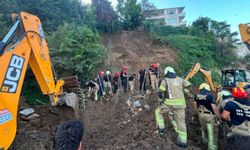 Büyükçekmece'de toprak kayması meydana geldi