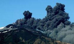 Etna'dan yayılan kül bulutu Akdeniz'de kıtalararası bir krize dönüştü
