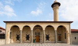 Gaziantep'te depremde hasar gören Bostancı Camii yeniden ibadete açılıyor