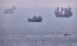 Hürmüz ve Babülmendep'te deniz trafiği yavaşladı
