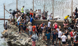 İspanya'nın Ceuta çıkmazı: Yüzlerce göçmen çocuk sokakta kaldı