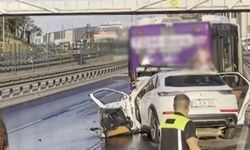 İstanbul'da otomobil İETT otobüsüne arkadan çarptı: 3 ölü