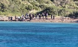 İzmir'de 69 düzensiz göçmen ile 1 göçmen kaçakçılığı şüphelisi yakalandı