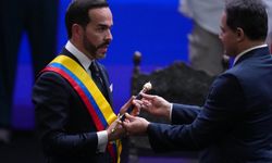 Kolombiya'da seçimini kazanan Espriella yemin ederek göreve başladı