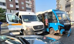 Mersin'de iki minibüs çarpıştı: 2 yaralı
