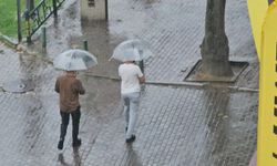 Meteoroloji'den kuvvetli yağış ve fırtına uyarısı