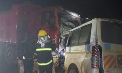 Uganda'da minibüs ile kamyon çarpıştı: 14 ölü, 4 yaralı