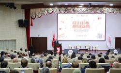Üniversiteler 'geleceğin mesleklerini' Bilim Kafelerde anlatıyor