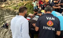 Van'da suya düşen oğlunu kurtarmak isteyen baba boğuldu