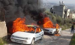 Yahudi çeteler Filistinlilerin evlerine saldırdı, araçlarını ateşe verdi