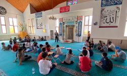 Yaz Kur'an Kursu'nda öğrenciler hem öğreniyor hem sosyal etkinliklere katılıyor