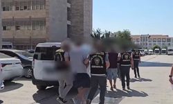 Antalya'da sinyal kesici cihazla otodan hırsızlık yapan 3 şüpheli tutuklandı