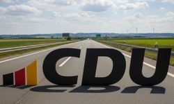 Berlin'de CDU genel merkezinde iklim protestosu