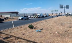 Diyarbakır'da tır ile otomobil çarpıştı: 6 yaralı