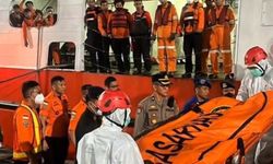 Endonezya'da batan gemide ölü sayısı 42'ye yükseldi
