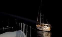 İzmir'de 11 düzensiz göçmen ile 2 göçmen kaçakçısı şüphelisi yakalandı