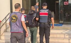 İzmir'de 60 ayrı suçtan aranan şahıs yakalandı
