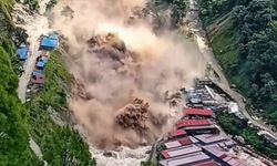 Nepal'de sel felaketi ağırlaşıyor
