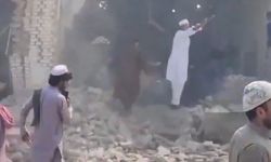 Pakistan'daki çifte saldırıda ölü sayısı 15'i polis 21'e yükseldi