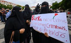 Portekiz'de kamusal alanda yüz maskesi takmak yasaklandı: Yasa, Müslüman kadınları hedef alıyor!