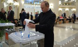 Rusya'da oy sayımı sürüyor: Putin'in partisi Birleşik Rusya yüzde 49,4 ile önde