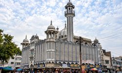 Şahi Camii'nin bir bölümünün yıkılması kararı, Hindistan'daki Müslümanları öfkelendirdi