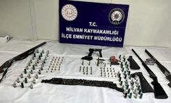 Şanlıurfa'da eş zamanlı operasyonda 57 silah ele geçirildi