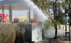 Siirt'te akaryakıt istasyonunda yangın: Alevler tanklara sıçradı