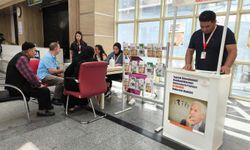 Siirt'te Alzheimer farkındalığı için bilgilendirme standı açıldı
