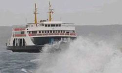 Bozcaada ve Gökçeada feribot seferlerine fırtına engeli