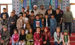 Camide çocuklara yönelik etkinlik: Cami çocukların neşesiyle şenlendi