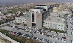 Şanlıurfa'da iki otomobil çarpıştı: 1 ölü, 7 yaralı
