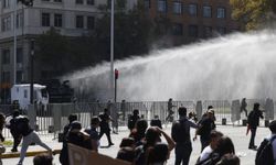 Şili'de sokaklar karıştı: Öğrencilerden eğitim bütçesinde olası kesintilere karşı protesto