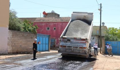 Büyükşehir’den Halfeti ve Birecik Kırsalında Sathi Kaplama Asfalt Çalışması