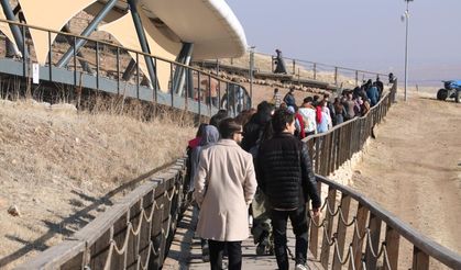 Göbeklitepe kış aylarında da ziyaretçi akınına uğruyor